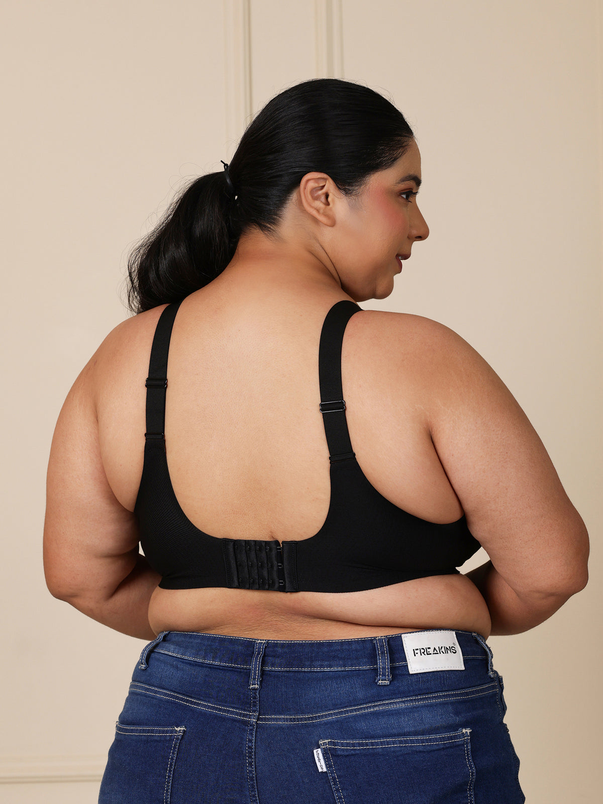 Belle Curve Bra — Black